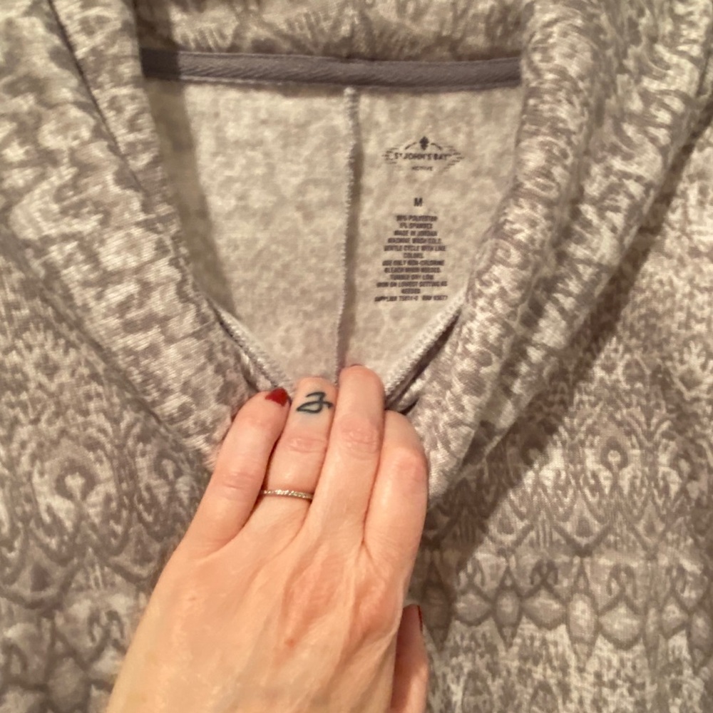Sweatshirt - Picture 2 of 2